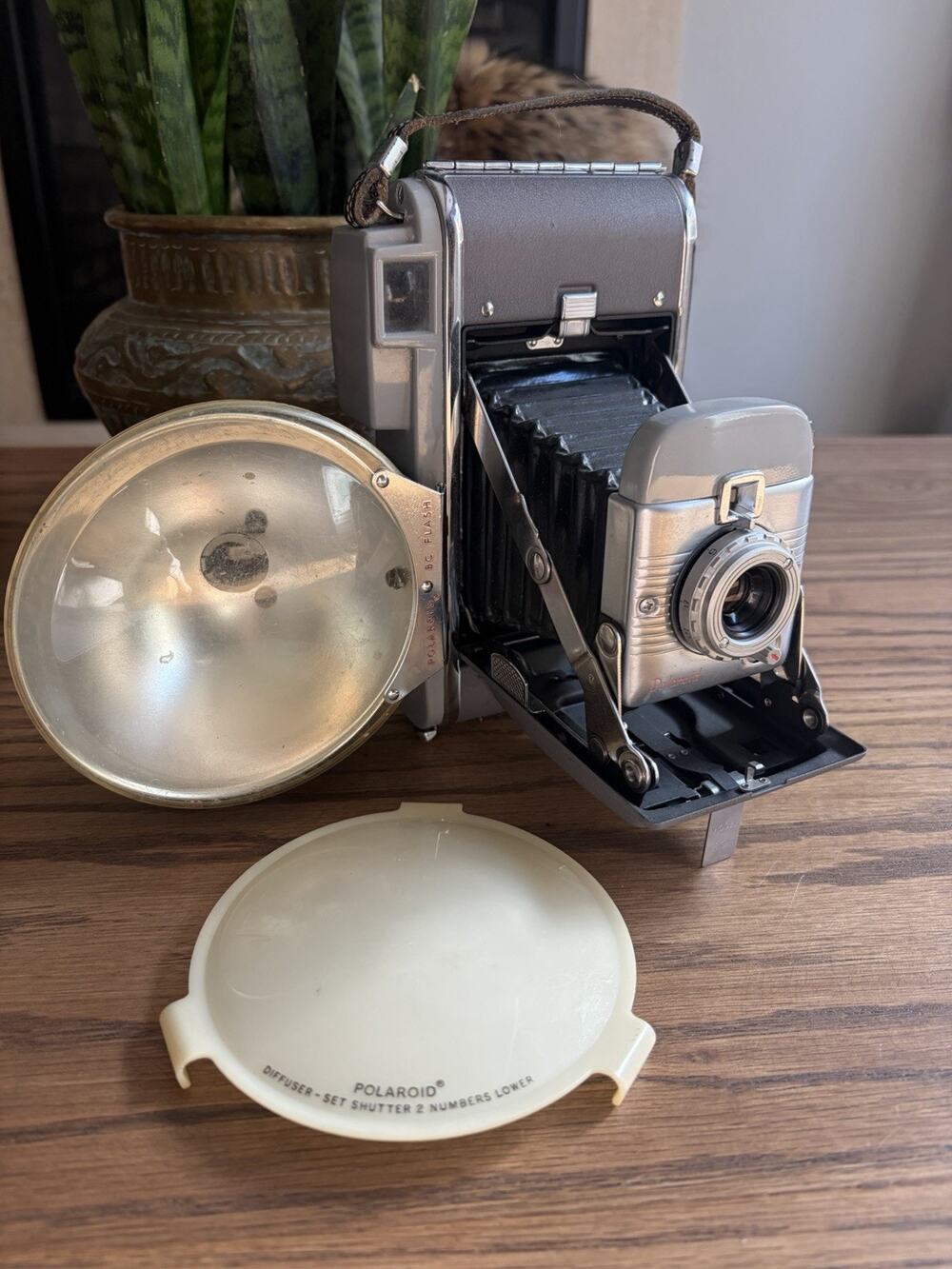 Vintage 1950s Polaroid Highlander Land Camera Model 80A with Flash